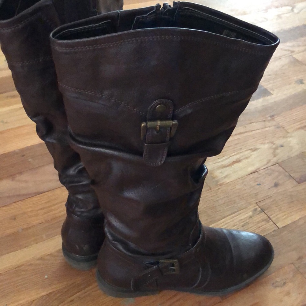 White Mountain Brown boots. Size 7